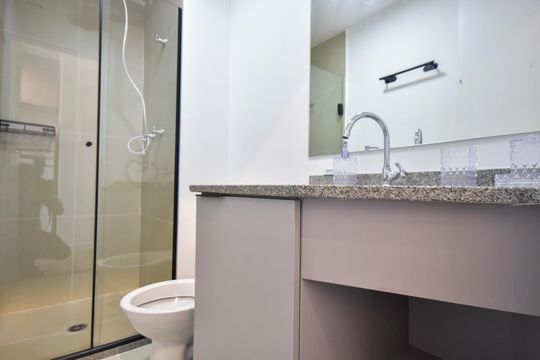 Banheiro Social de kitnet/studio para alugar com 1 quarto, 25m² em Vila Andrade, São Paulo