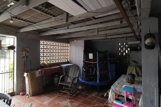 Varanda de casa à venda com 2 quartos, 65m² em Santa Rosa de Lima, Porto Alegre