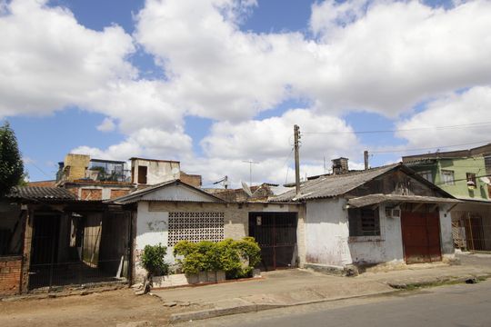 Fachada de casa à venda com 2 quartos, 65m² em Santa Rosa de Lima, Porto Alegre