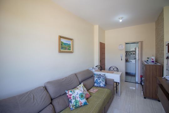 Sala de apartamento à venda com 2 quartos, 42m² em Centro, Contagem