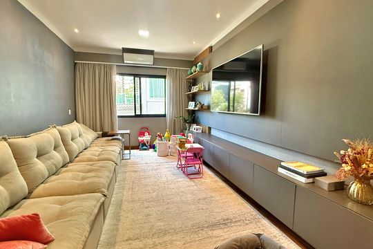 Casa de Condomínio à venda com 4 quartos, 533m² em Residencial Tambore 10, Santana de Parnaíba