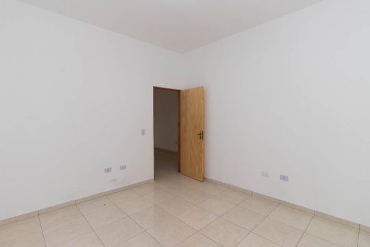 Quarto de apartamento para alugar com 1 quarto, 50m² em Vila Ayrosa,, São Paulo