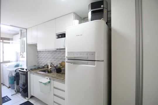 Cozinha de apartamento à venda com 2 quartos, 64m² em Jacarepaguá, Rio de Janeiro