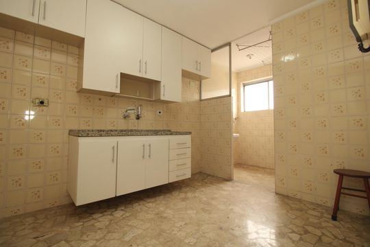 Cozinha de apartamento à venda com 2 quartos, 62m² em Jardim da Gloria, São Paulo