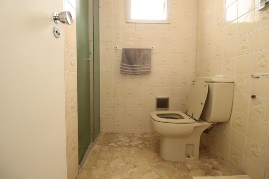 Banheiro de apartamento à venda com 2 quartos, 62m² em Jardim da Gloria, São Paulo
