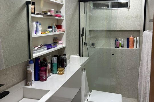 Banheiro Social de apartamento à venda com 2 quartos, 51m² em Conjunto Residencial José Bonifácio, São Paulo