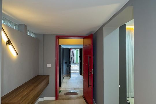 Corredor de casa à venda com 3 quartos, 220m² em Cidade Monções, São Paulo