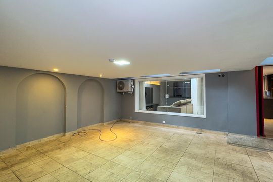 Garagem de casa à venda com 3 quartos, 220m² em Cidade Monções, São Paulo