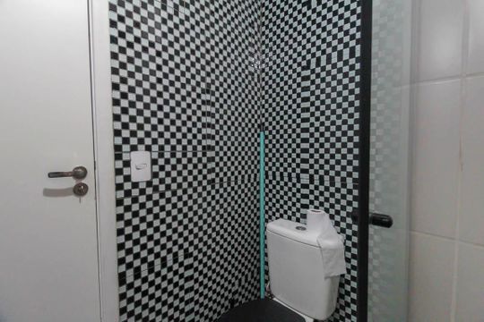 Banheiro de kitnet/studio à venda com 1 quarto, 20m² em Vila Santa Clara, São Paulo
