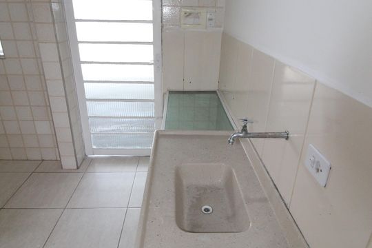 Cozinha de casa para alugar com 2 quartos, 140m² em Jardim Satélite, São José dos Campos