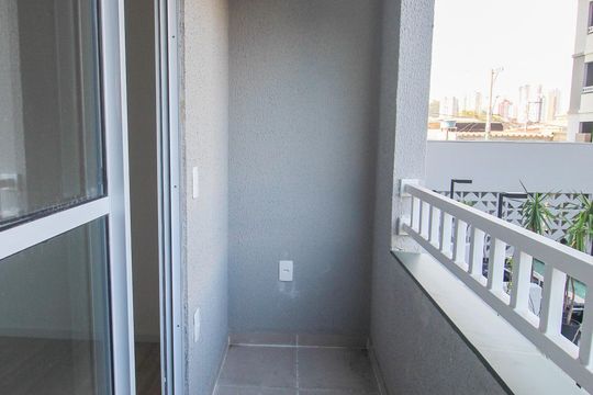 Varanda de kitnet/studio para alugar com 1 quarto, 16m² em Vila Plana, São Paulo