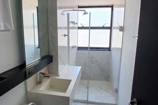 Banheiro de kitnet/studio à venda com 1 quarto, 28m² em Bairro da Liberdade, São Paulo