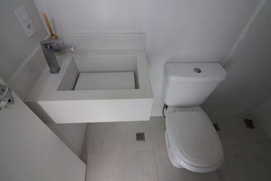 Banheiro Social de casa de condomínio à venda com 3 quartos, 106m² em Nova Petrópolis, São Bernardo do Campo