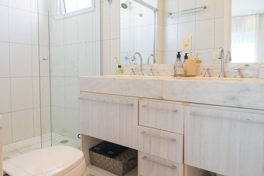 Banheiro da Suíte 1 de apartamento à venda com 4 quartos, 250m² em Vila Andrade, São Paulo