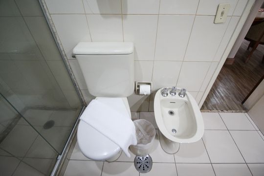 Banheiro de apartamento para alugar com 1 quarto, 39m² em Itaim Bibi, São Paulo