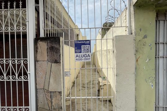Fachada+Placa de casa para alugar com 1 quarto, 140m² em Engenheiro Goulart, São Paulo