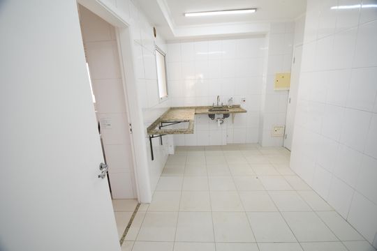 Cozinha de apartamento à venda com 3 quartos, 137m² em Loteamento Alphaville Campinas, Campinas