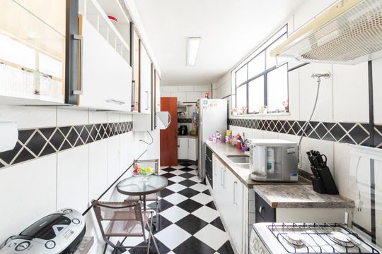 Cozinha e Área de Serviço de apartamento à venda com 3 quartos, 126m² em Grajaú, Rio de Janeiro