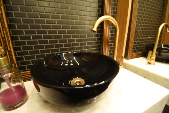Lavabo de apartamento para alugar com 1 quarto, 50m² em Cambuí, Campinas