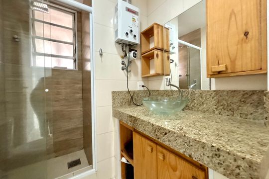 Banheiro social 2 de apartamento à venda com 3 quartos, 178m² em Leblon, Rio de Janeiro