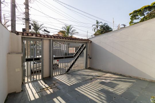 Garagem de casa para alugar com 3 quartos, 125m² em Jardim Virginia Bianca, São Paulo