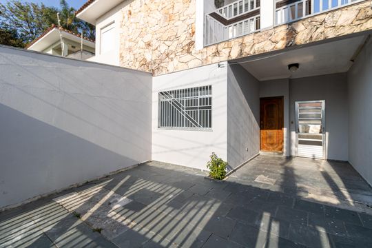 Garagem de casa para alugar com 3 quartos, 125m² em Jardim Virginia Bianca, São Paulo