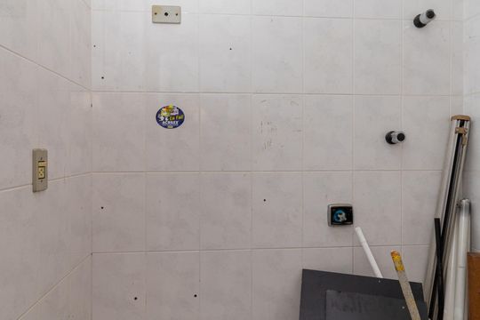 Banheiro de serviço de casa para alugar com 3 quartos, 125m² em Jardim Virginia Bianca, São Paulo