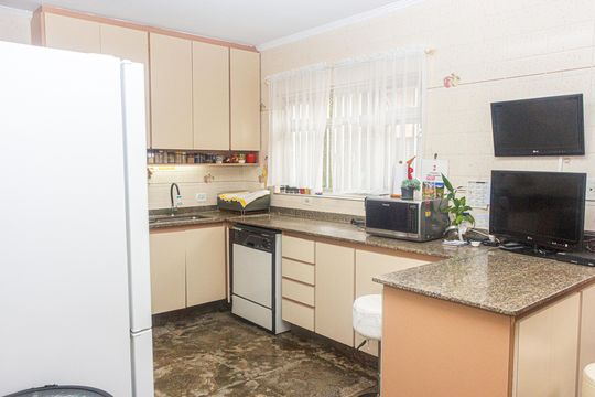 Cozinha de casa para alugar com 6 quartos, 690m² em Interlagos, São Paulo