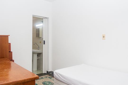 Quarto de Serviço de casa para alugar com 6 quartos, 690m² em Interlagos, São Paulo