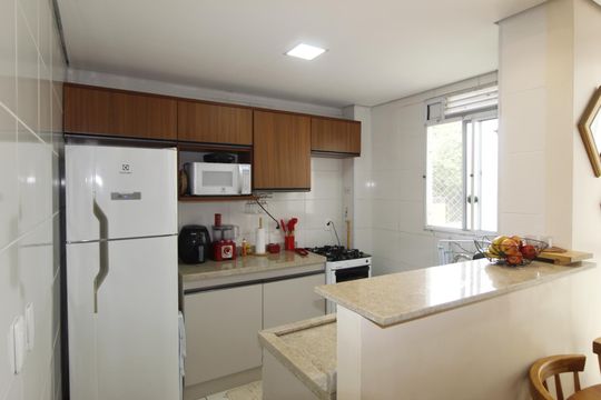 Cozinha e Área de Serviço de apartamento à venda com 2 quartos, 48m² em Morro Santana, Porto Alegre