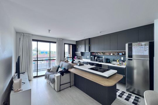Sala de apartamento à venda com 2 quartos, 74m² em Recreio dos Bandeirantes, Rio de Janeiro