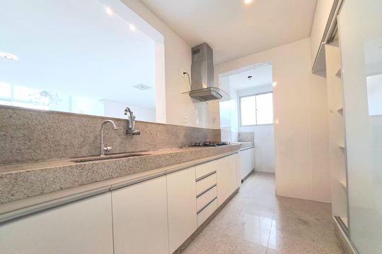 Cozinha de apartamento à venda com 4 quartos, 210m² em Buritis, Belo Horizonte