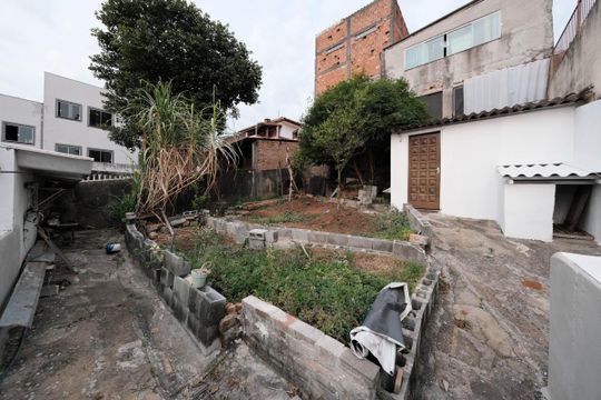 Área externa de casa para alugar com 2 quartos, 165m² em Parque Boturussu, São Paulo