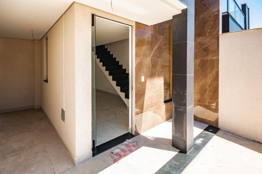 Entrada de casa à venda com 3 quartos, 200m² em Santa Branca, Belo Horizonte