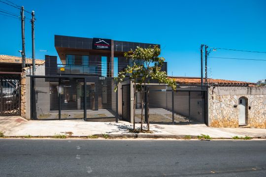 Fachada de casa à venda com 3 quartos, 200m² em Santa Branca, Belo Horizonte