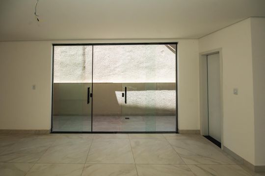 Sala de casa à venda com 3 quartos, 200m² em Santa Branca, Belo Horizonte