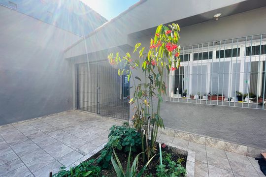 Garagem de casa à venda com 1 quarto, 75m² em Jardim Santa Mena, Guarulhos