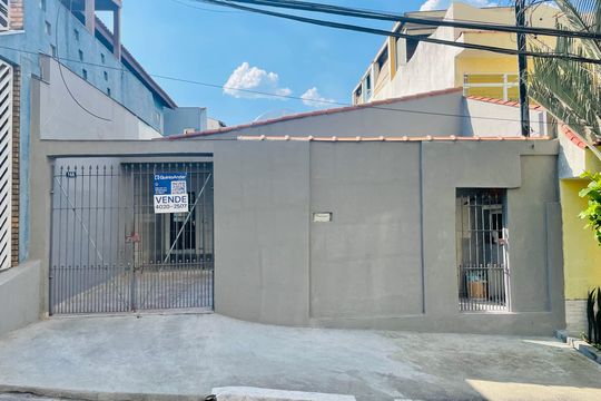 Fachada de casa à venda com 1 quarto, 75m² em Jardim Santa Mena, Guarulhos