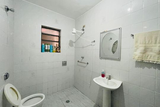 Banheiro de casa à venda com 1 quarto, 75m² em Jardim Santa Mena, Guarulhos
