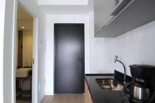 Cozinha de kitnet/studio à venda com 1 quarto, 24m² em Indianópolis, São Paulo