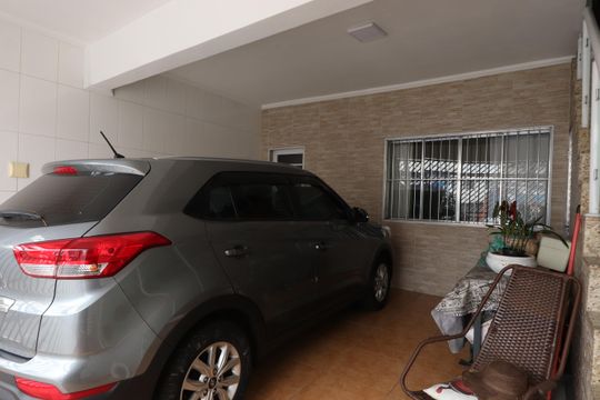 Garagem de casa para alugar com 4 quartos, 250m² em Vila Bancaria, São Paulo