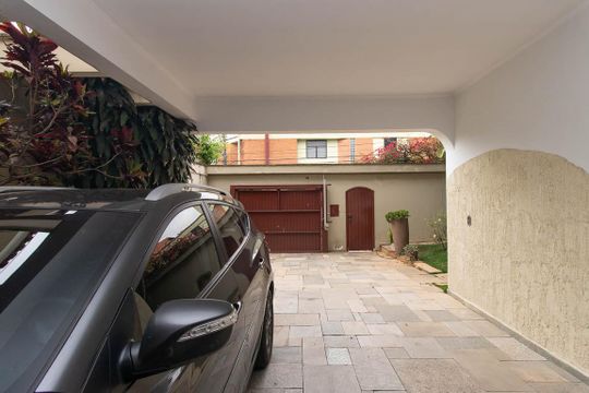 Garagem de casa à venda com 4 quartos, 540m² em Tucuruvi, São Paulo