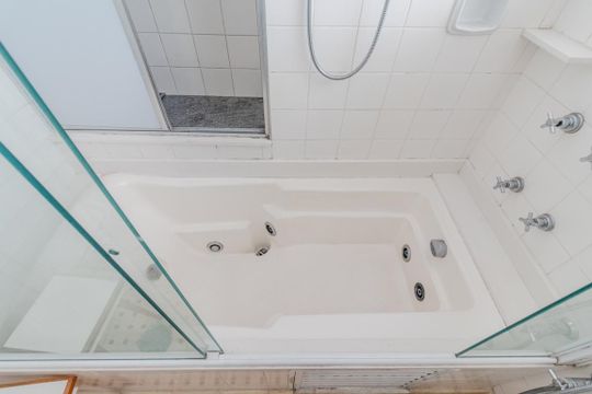 Banheiro da Suíte de apartamento à venda com 3 quartos, 150m² em Pinheiros, São Paulo
