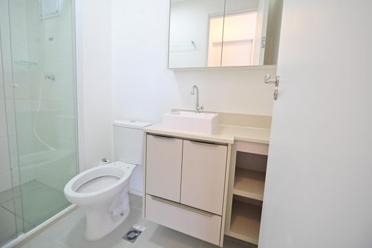 Banheiro de apartamento para alugar com 2 quartos, 42m² em Jardim Diamantina, Goiânia