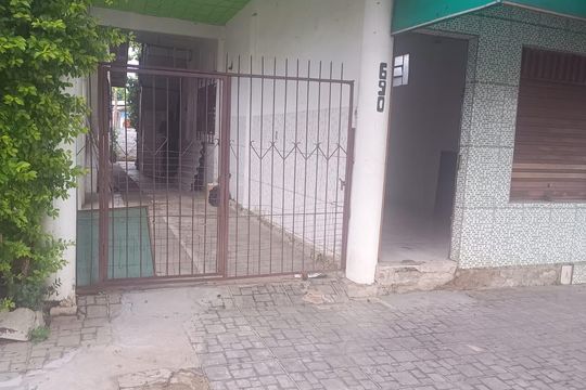 Fachada de casa de condomínio à venda com 2 quartos, 780m² em Canudos, Novo Hamburgo