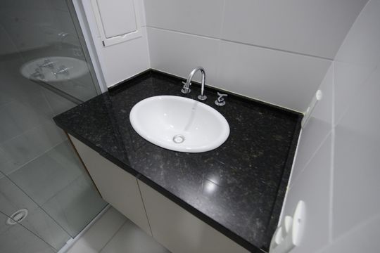 Banheiro de kitnet/studio para alugar com 1 quarto, 25m² em Ipiranga, São Paulo