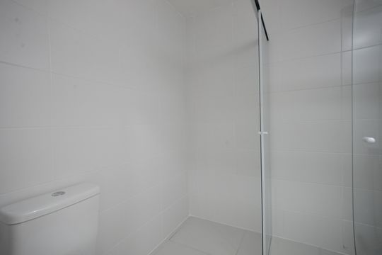 Banheiro de kitnet/studio para alugar com 1 quarto, 25m² em Ipiranga, São Paulo