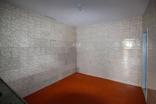 Cozinha de casa para alugar com 2 quartos, 65m² em Vila Clarice, São Paulo