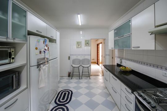 Cozinha de casa para alugar com 4 quartos, 400m² em City América, São Paulo