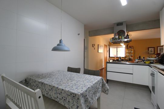 Cozinha de apartamento à venda com 3 quartos, 120m² em Vila Uberabinha, São Paulo